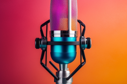 Farbvolles Podcast Mikrofon